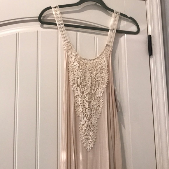 Flowy Dress - Picture 2 of 6